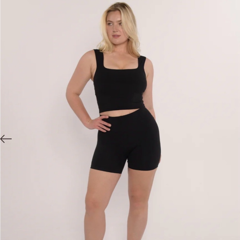 FORM Box Crop - Black (XS) | Brand New with Tags